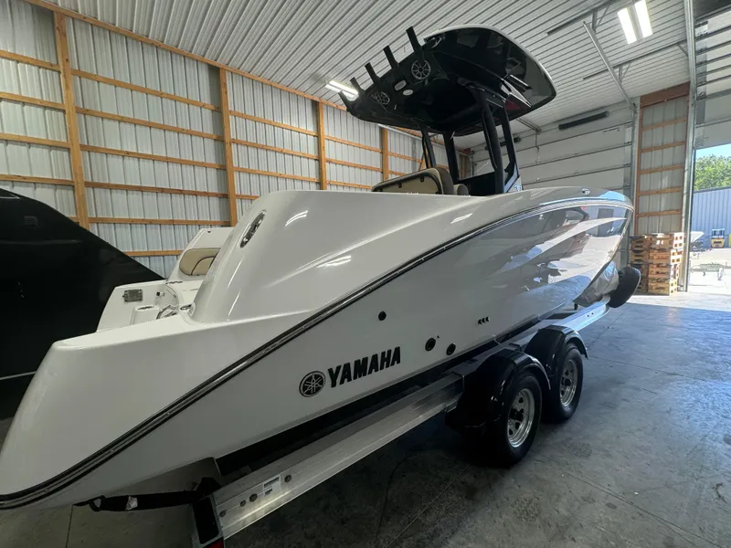 Slide: The Image of Yamaha 255 FSH Sport H 2024 - 4