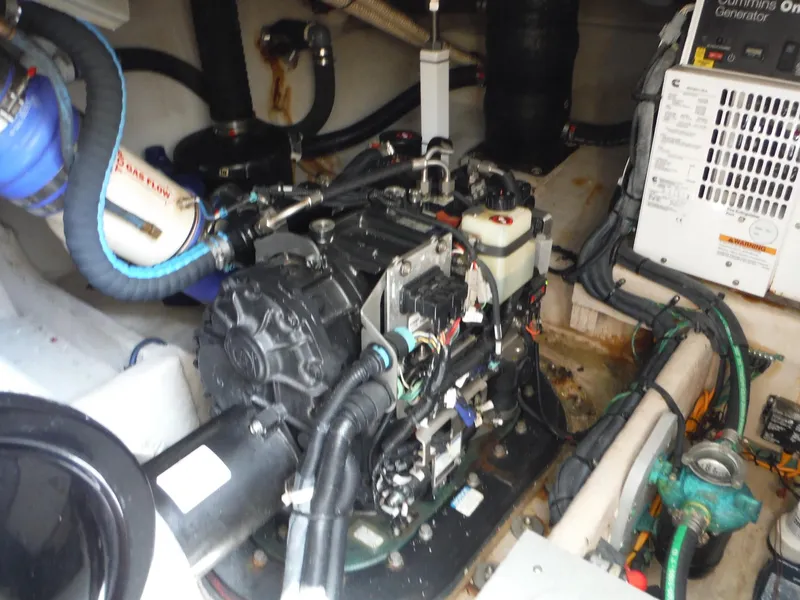 Slide: The Image of Engine room of a 2014 Meridian 441 Sedan yacht. - 40