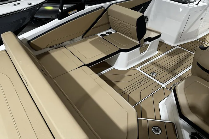 Slide: The Image of Sea Ray SPX 210 Outboard 2025 - 14