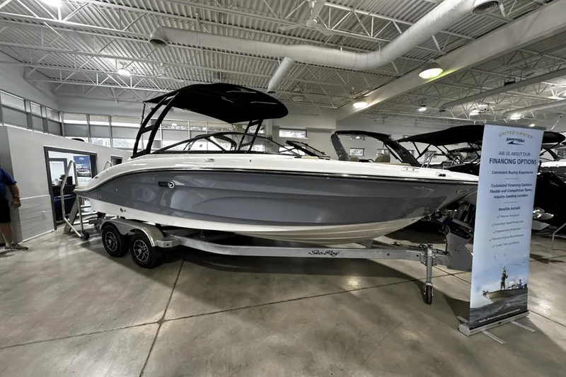 Slide: The Image of Sea Ray SPX 210 Outboard 2025 - 2
