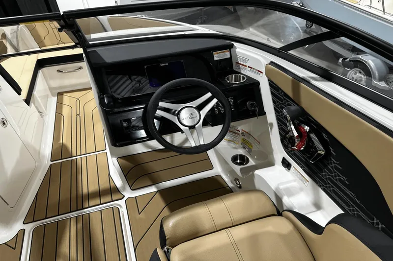 Slide: The Image of Sea Ray SPX 210 Outboard 2025 - 21
