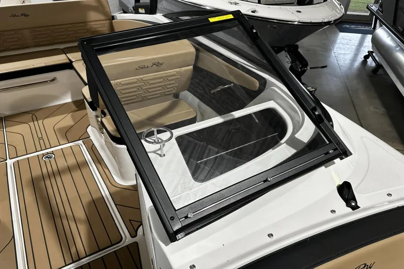 Slide: The Image of Sea Ray SPX 210 Outboard 2025 - 24