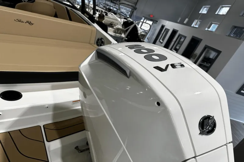 Slide: The Image of Sea Ray SPX 210 Outboard 2025 - 8