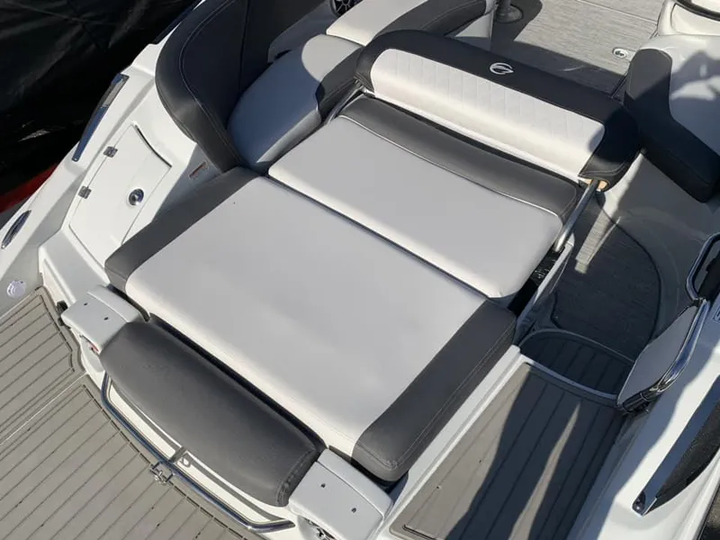 Slide: The Image of Crownline Boats 280 SS SURF 2024 - 17