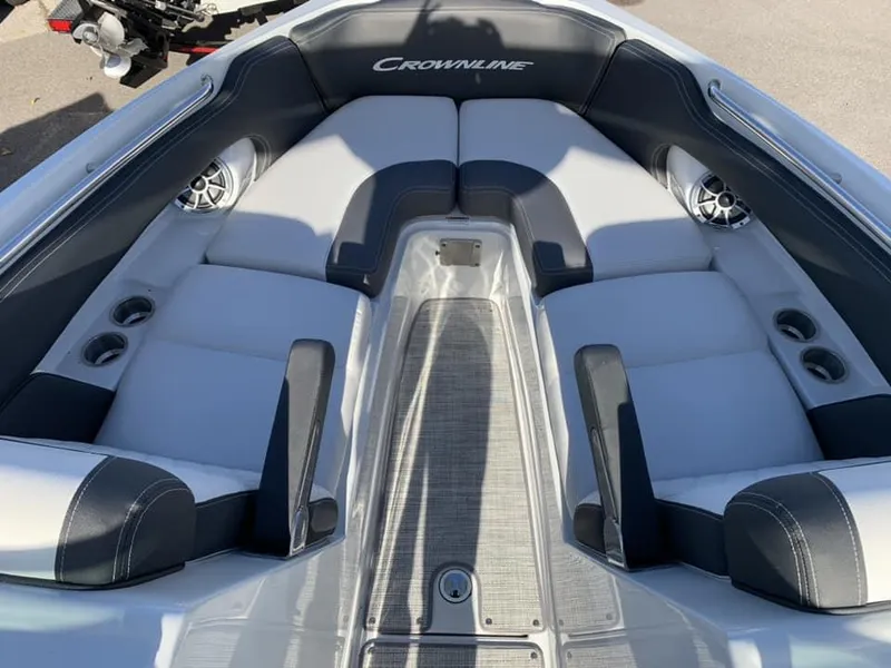 Slide: The Image of Crownline Boats 280 SS SURF 2024 - 4