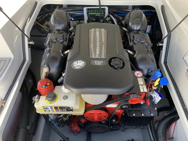 Slide: The Image of Crownline Boats 280 SS SURF 2024 - 5