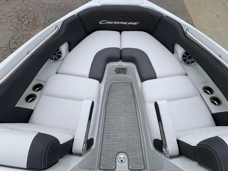 Slide: The Image of Crownline Boats 280 SS 2024 - 19