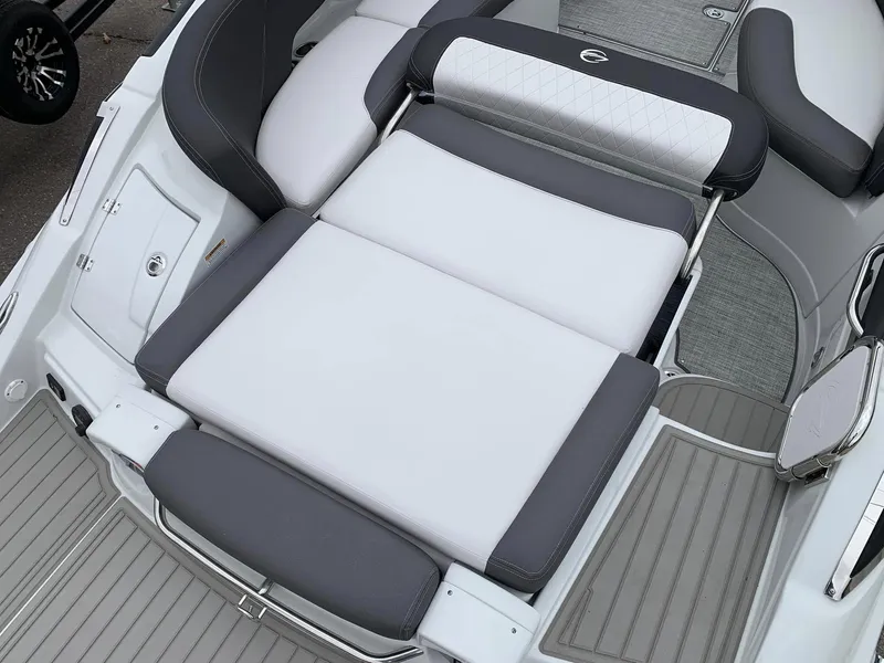 Slide: The Image of Crownline Boats 280 SS 2024 - 20