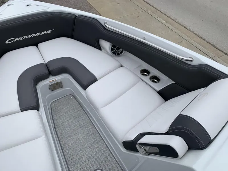 Slide: The Image of Crownline Boats 280 SS 2024 - 5