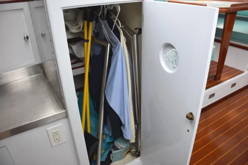 Slide: The Image of Hanging locker starboard - 24