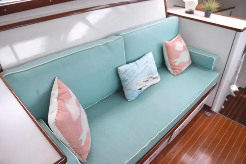 Slide: The Image of Salon settee - 27