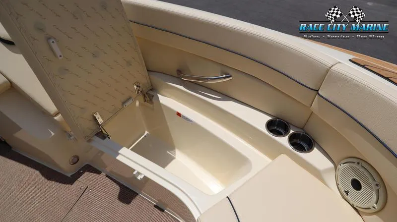 Slide: The Image of Chris-Craft 28 GT - 11