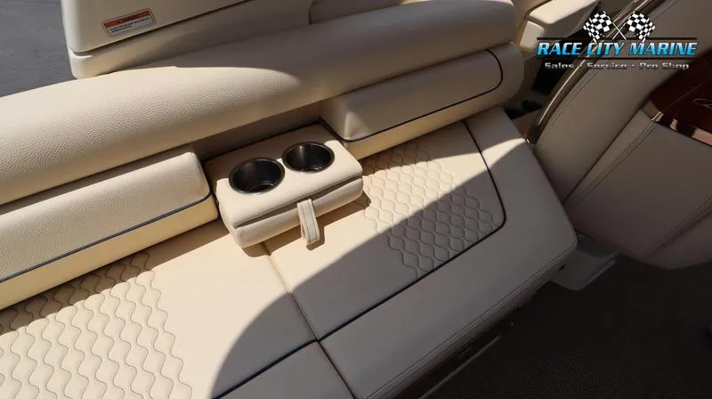 Slide: The Image of Chris-Craft 28 GT - 14