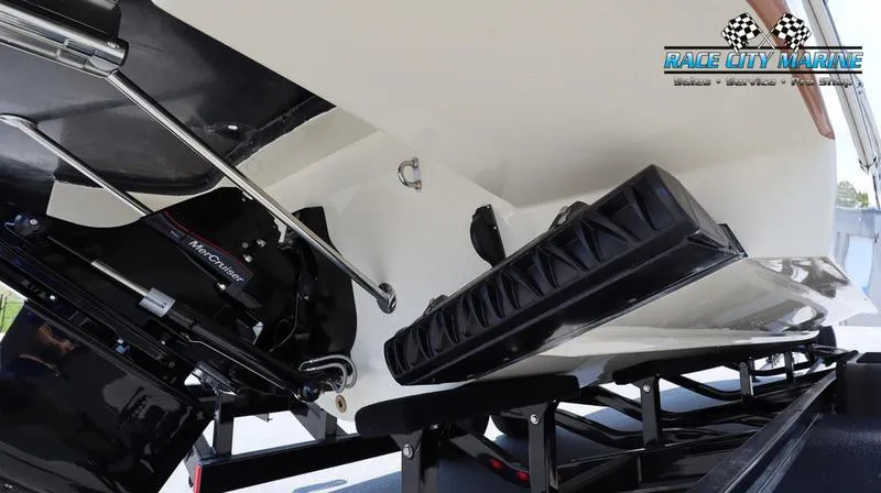 Slide: The Image of Chris-Craft 28 GT - 22