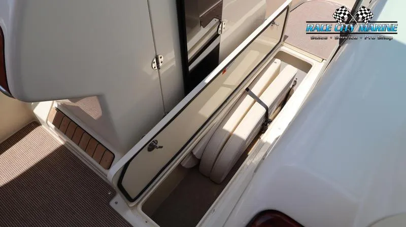 Slide: The Image of Chris-Craft 28 GT - 27