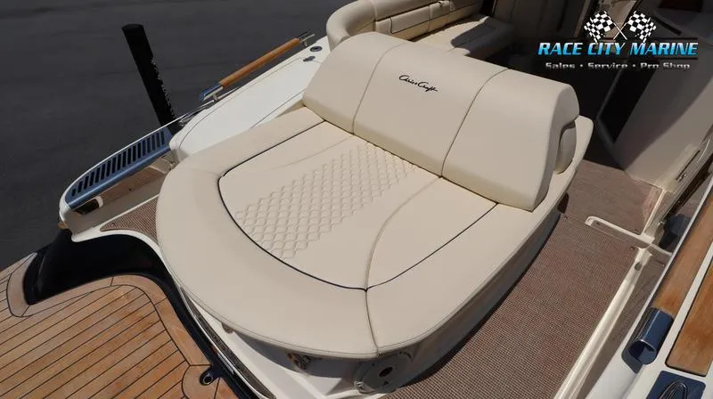 Slide: The Image of Chris-Craft 28 GT - 28