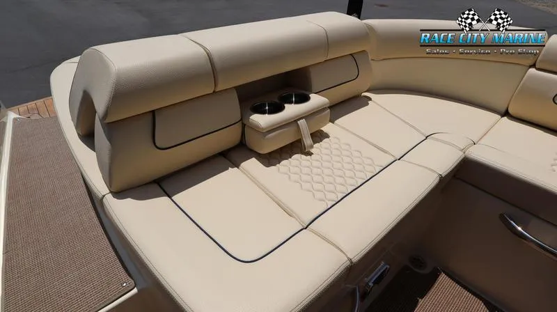 Slide: The Image of Chris-Craft 28 GT - 29