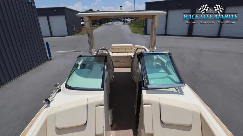 Slide: The Image of Chris-Craft 28 GT - 32