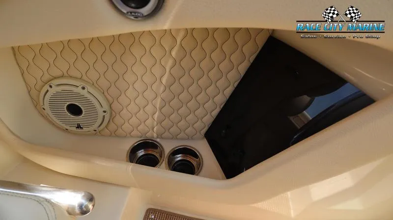 Slide: The Image of Chris-Craft 28 GT - 34