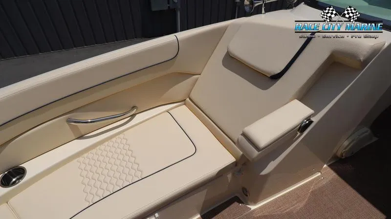 Slide: The Image of Chris-Craft 28 GT - 37