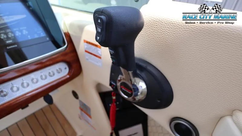 Slide: The Image of Chris-Craft 28 GT - 4