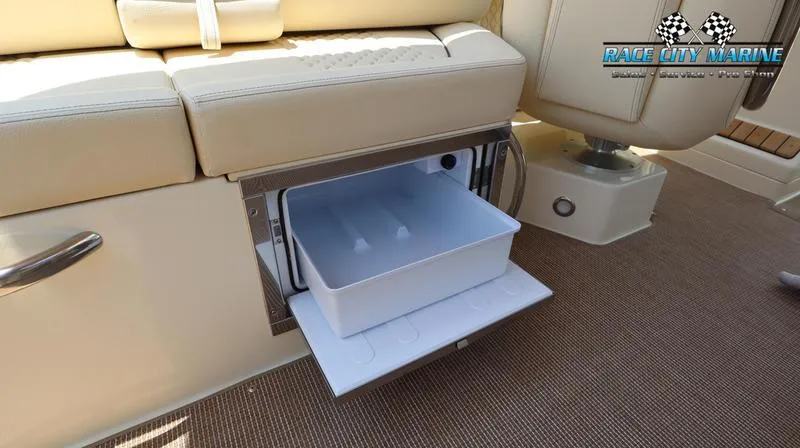 Slide: The Image of Chris-Craft 28 GT - 41