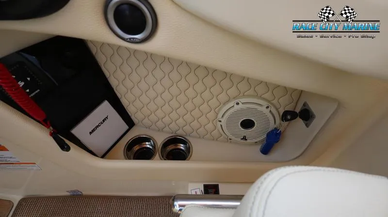 Slide: The Image of Chris-Craft 28 GT - 7