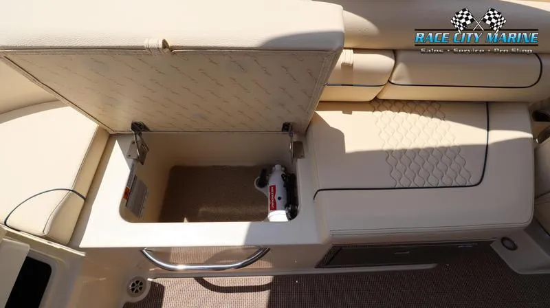 Slide: The Image of Chris-Craft 28 GT - 8