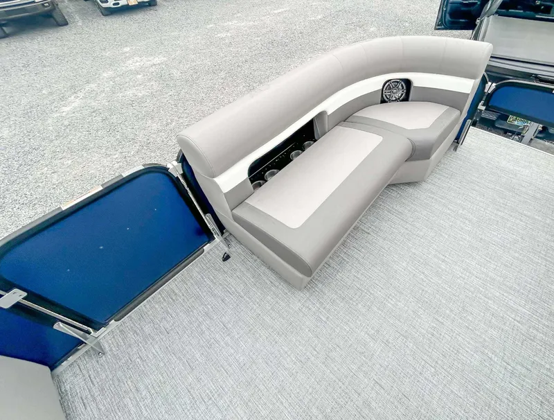 Slide: The Image of Premier 230 SunSation Angler 2024 - 12