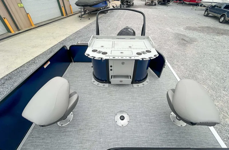 Slide: The Image of Premier 230 SunSation Angler 2024 - 9