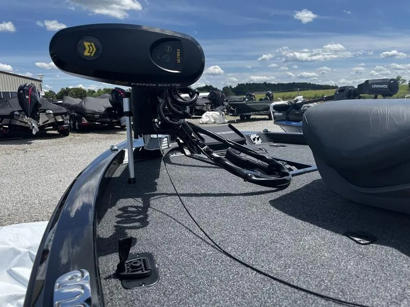 Slide: The Image of 2024 Vexus AVX 1880 boat deck with Minn Kota trolling motor. - 3