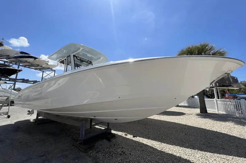 Slide: The Image of Boston Whaler 280 Dauntless 2023 - 1