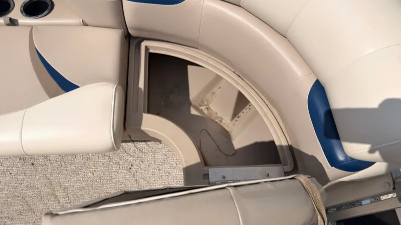 Slide: The Image of Sylvan 820 MIRAGE 2011 - 9