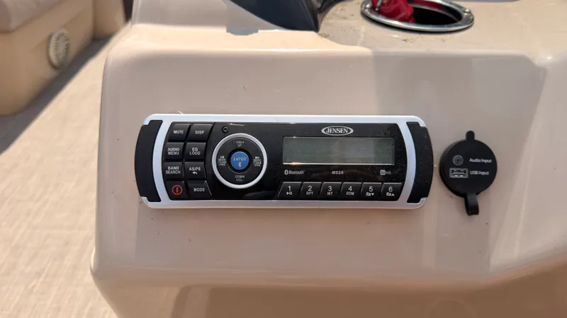 Slide: The Image of Tracker 22 XP3 SPORTFISH 2019 - 35