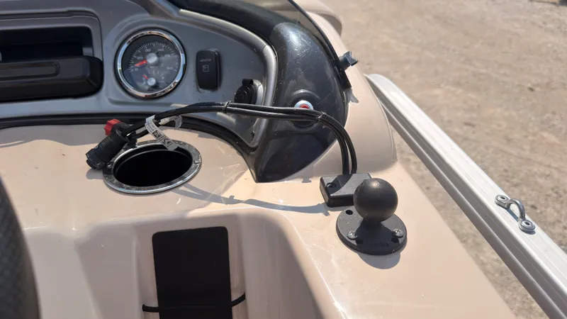 Slide: The Image of Tracker 22 XP3 SPORTFISH 2019 - 39