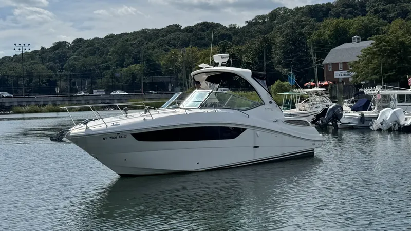 Slide: The Image of Sea Ray 330 Sundancer 2016 - 1