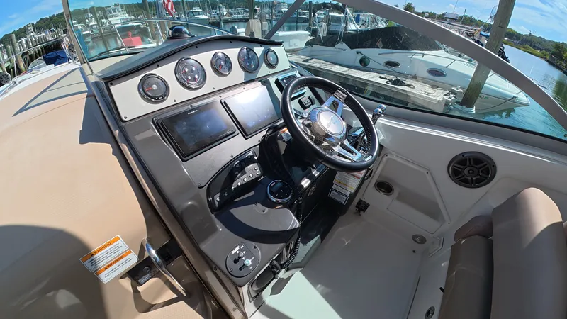 Slide: The Image of Sea Ray 330 Sundancer 2016 - 18