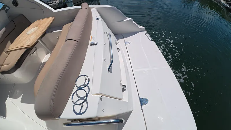 Slide: The Image of Sea Ray 330 Sundancer 2016 - 7