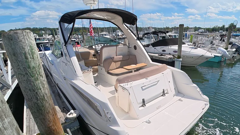 Slide: The Image of Sea Ray 330 Sundancer 2016 - 4