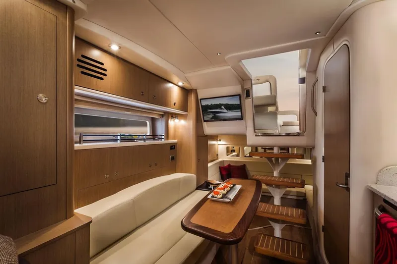 Slide: The Image of Sea Ray 330 Sundancer 2016 - 14