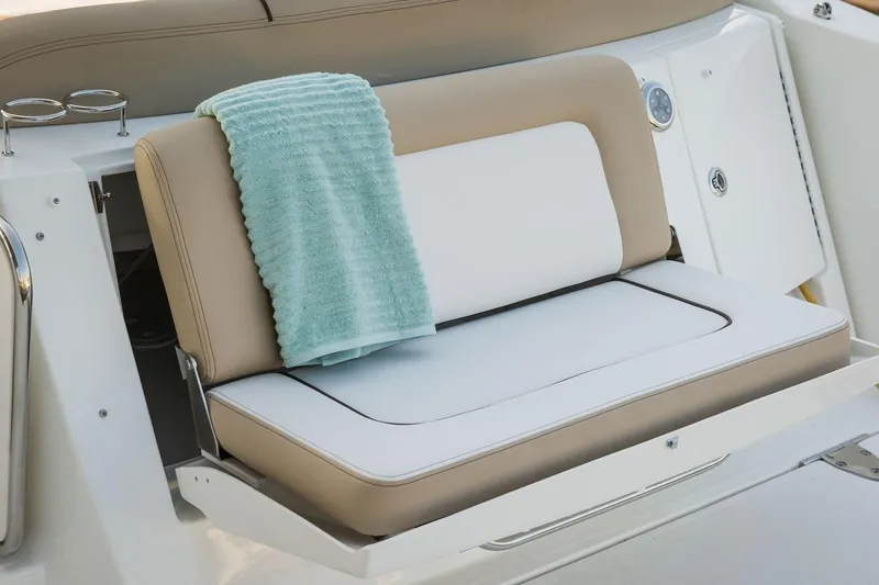 Slide: The Image of Sea Ray 330 Sundancer 2016 - 23