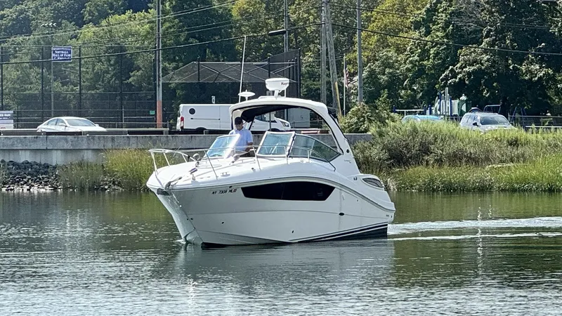Slide: The Image of Sea Ray 330 Sundancer 2016 - 44