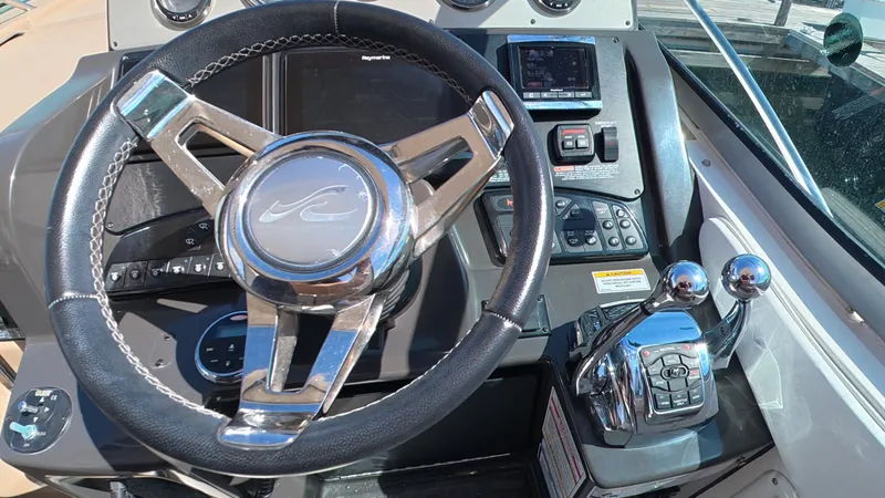 Slide: The Image of Sea Ray 330 Sundancer 2016 - 19