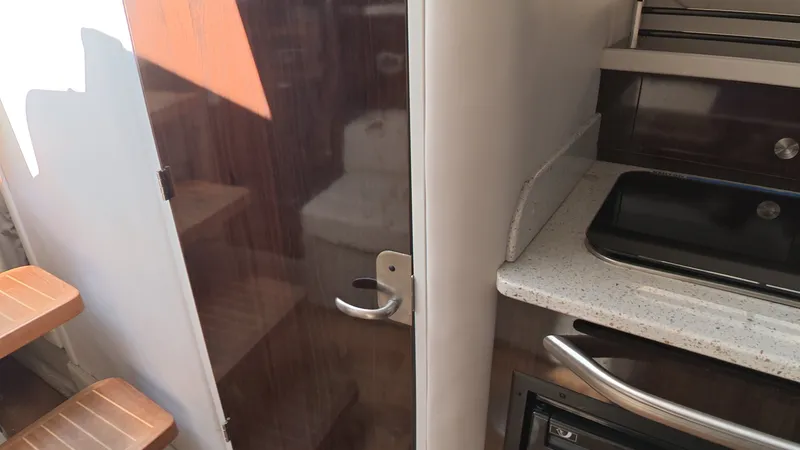 Slide: The Image of Sea Ray 330 Sundancer 2016 - 30