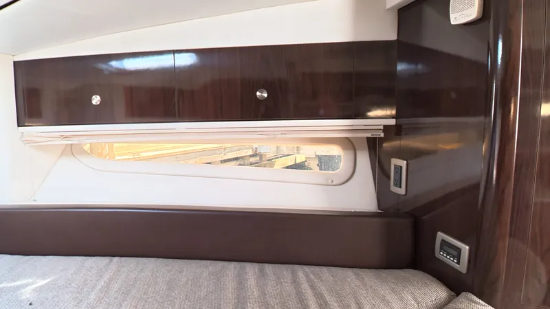 Slide: The Image of Sea Ray 330 Sundancer 2016 - 29