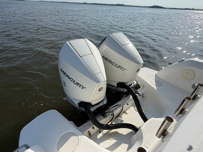 Slide: The Image of Boston Whaler 270 VANTAGE 2018 - 3