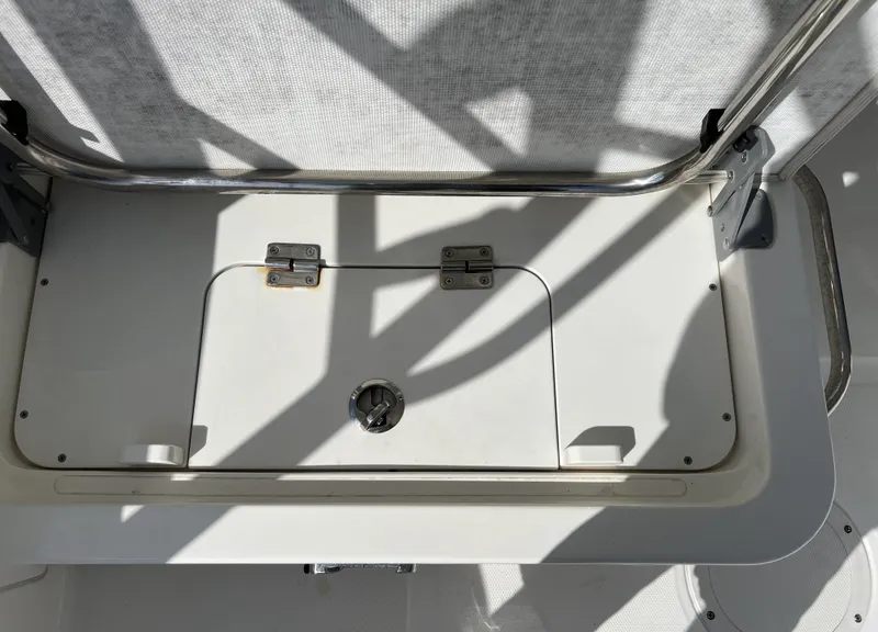 Slide: The Image of Boston Whaler 270 VANTAGE 2018 - 41