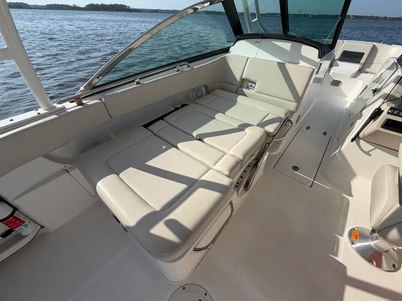 Slide: The Image of Boston Whaler 270 VANTAGE 2018 - 9