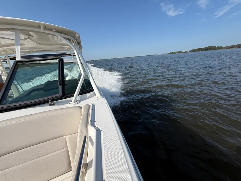 Slide: The Image of Boston Whaler 270 VANTAGE 2018 - 37