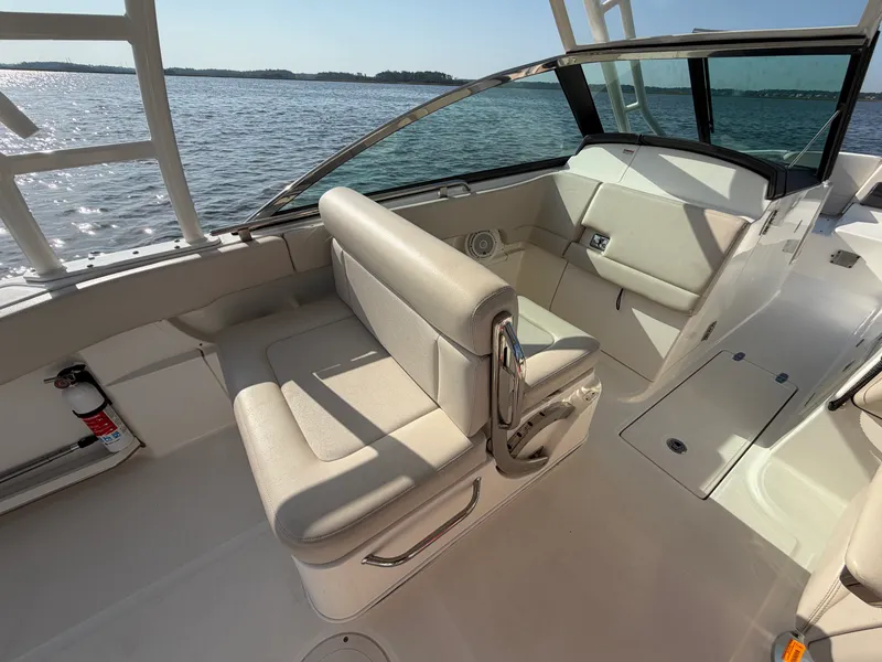 Slide: The Image of Boston Whaler 270 VANTAGE 2018 - 8